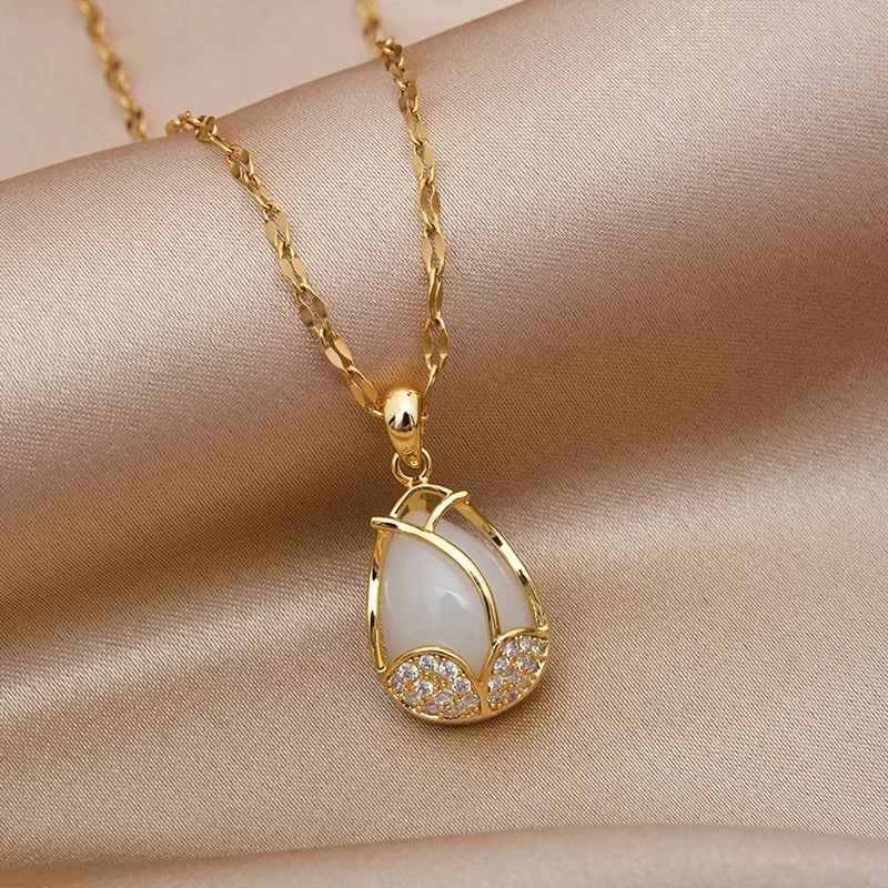 Korean Fashion Tulip Necklace with Rhinestone Golden Necklace Luxury Classic Party Clavicle Chain Necklaces for Women Jewelry